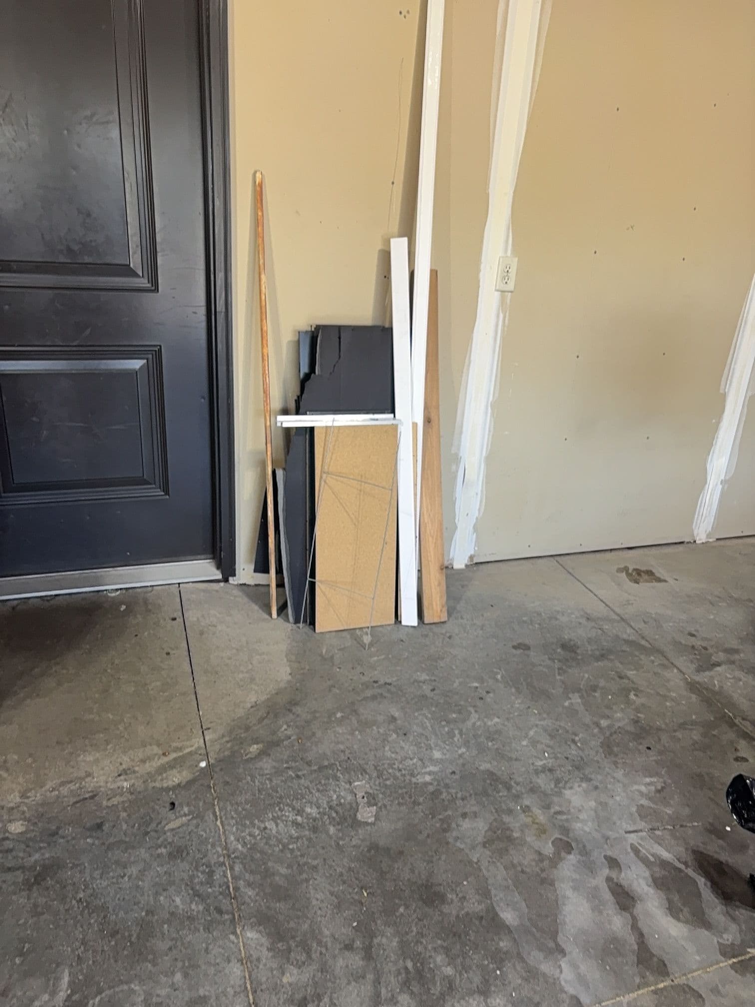 Gallery photos for Packed Garage to Wide Open Floor Space - Full Cleanout: Image #3