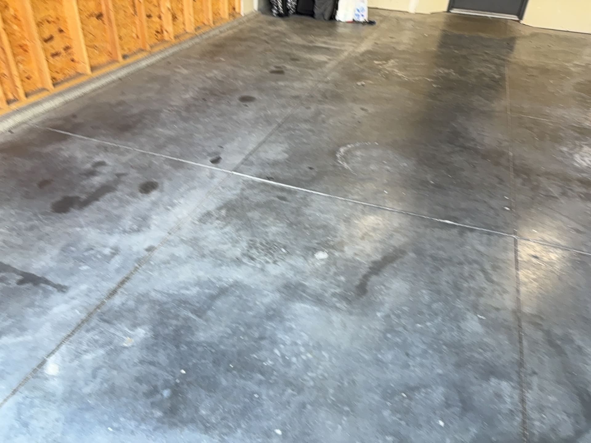 Gallery photos for Packed Garage to Wide Open Floor Space - Full Cleanout: Image #4